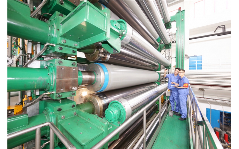 仙鶴股份參與完成的“4575/1000超級壓光機”項目 榮獲2018年度中國輕工業(yè)聯(lián)合會科學技術進步一等獎